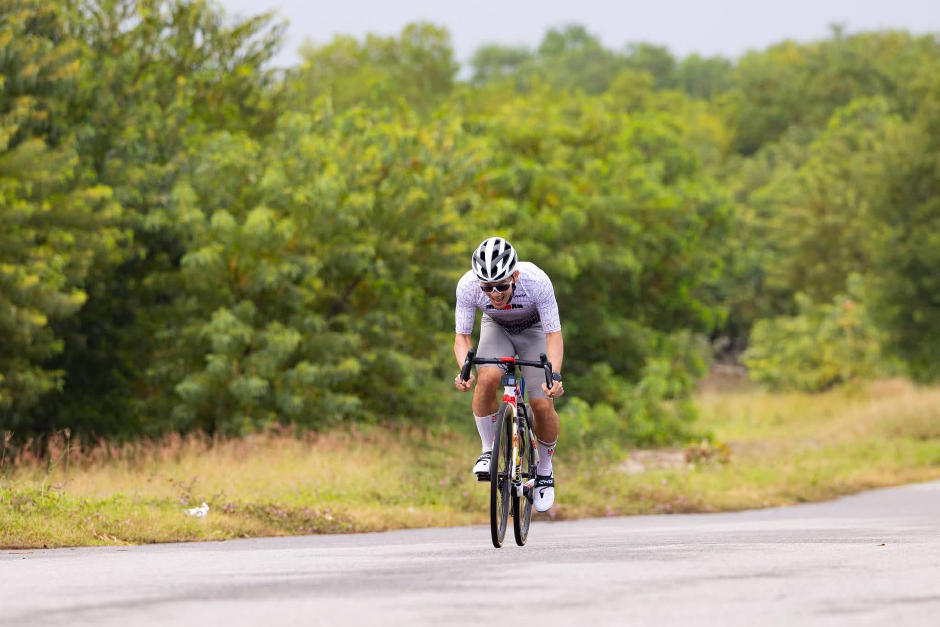 Bay & Pass — Triathlon Training Camp, Nha Trang, May 2027